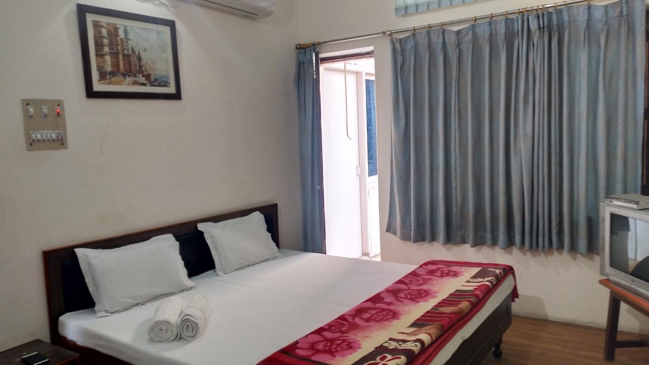 Ishan Paying Guest House فاراناسي المظهر الخارجي الصورة