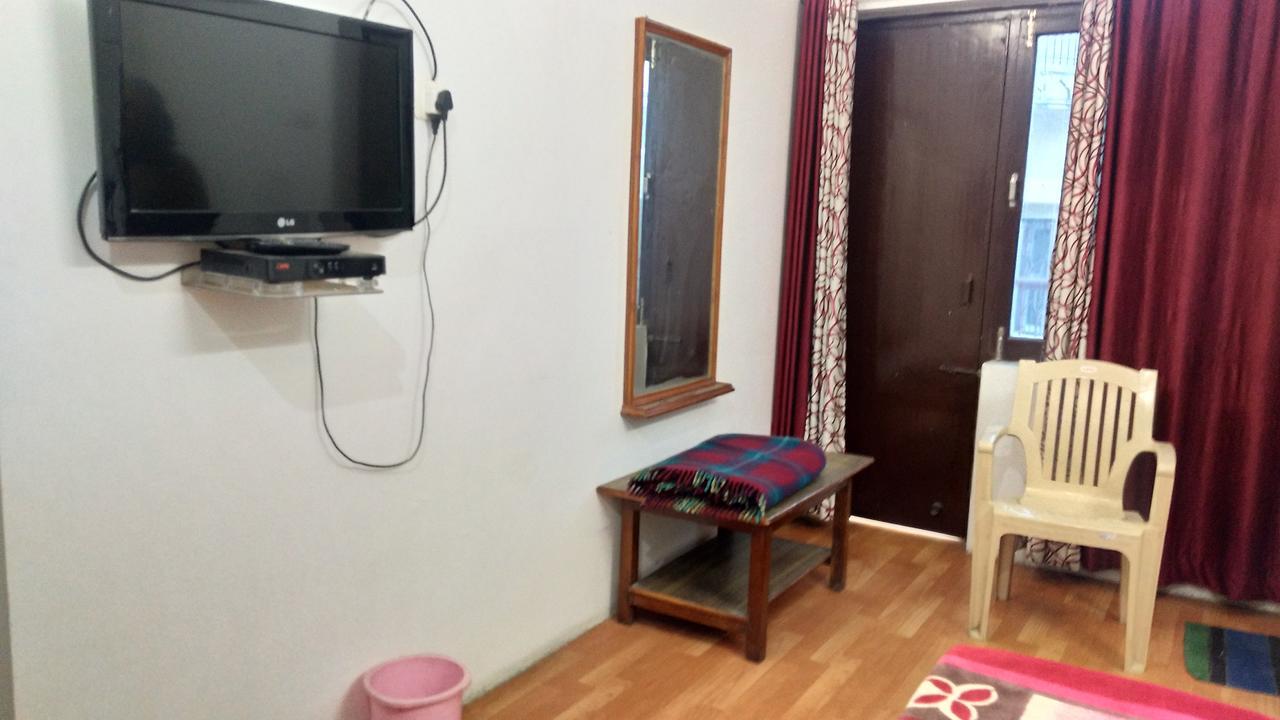 Ishan Paying Guest House فاراناسي المظهر الخارجي الصورة