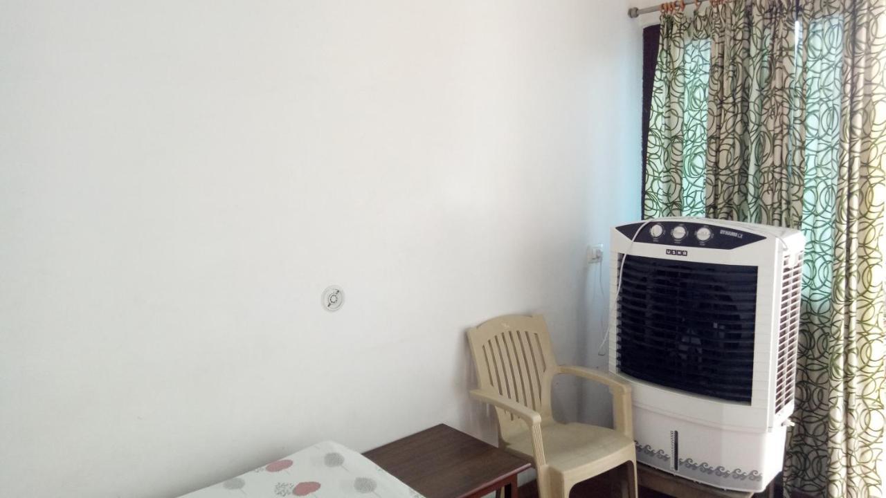 Ishan Paying Guest House فاراناسي المظهر الخارجي الصورة