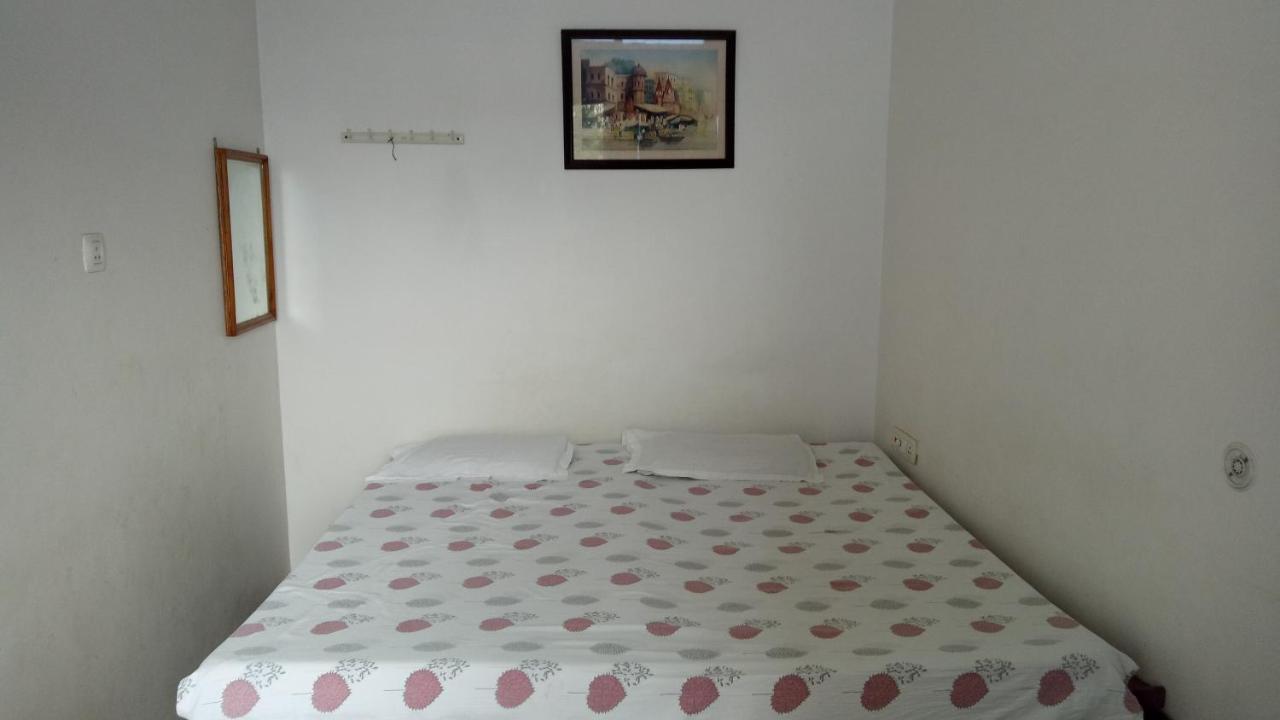 Ishan Paying Guest House فاراناسي المظهر الخارجي الصورة