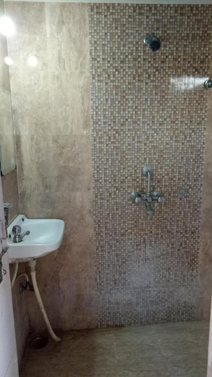 Ishan Paying Guest House فاراناسي المظهر الخارجي الصورة