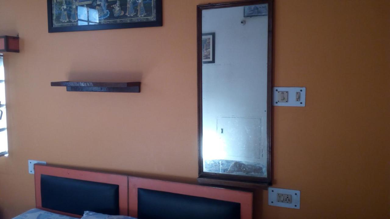Ishan Paying Guest House فاراناسي المظهر الخارجي الصورة