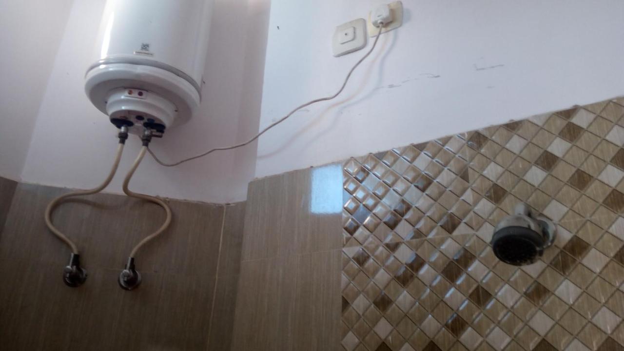 Ishan Paying Guest House فاراناسي المظهر الخارجي الصورة